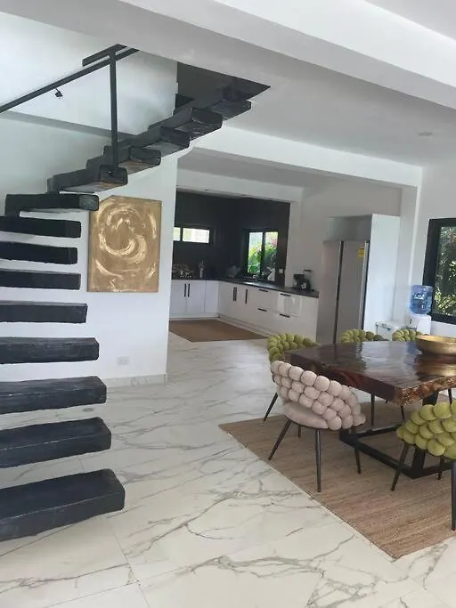 Sunrise Hilltop Villa, Infinity Pool, Near Beach Samana Villa